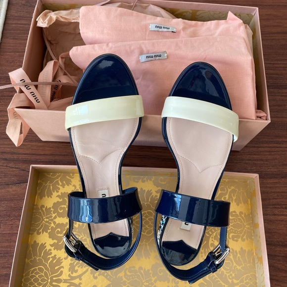 Authentic Miu Miu Patent Leather shoes Navy Cream size 37.5 - Picture 3 of 13